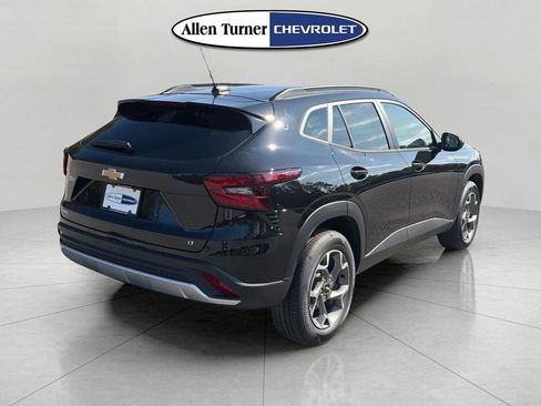 New 2026 Chevrolet Trax LT w/ Driver Confidence Package FWD image 4
