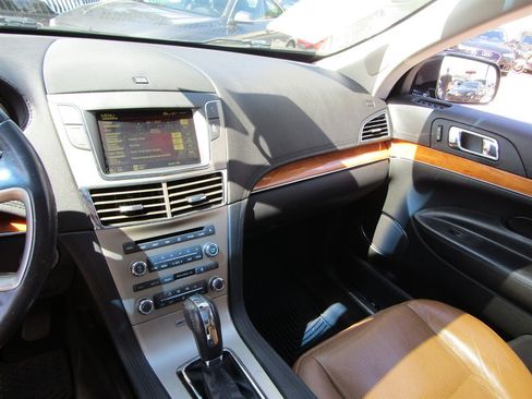 Used 2010 Lincoln MKT 2WD image 15
