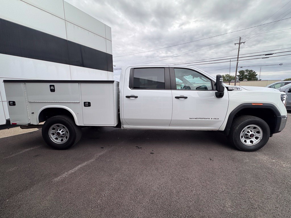 Used 2024 GMC Sierra 3500 Pro w/ Convenience Package AWD/4WD image 4