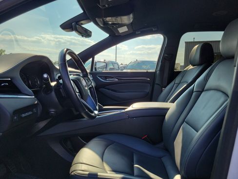 Used 2024 Buick Enclave Premium image 15