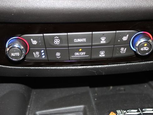 Used 2022 Buick Enclave Avenir w/ Avenir Technology Package image 42