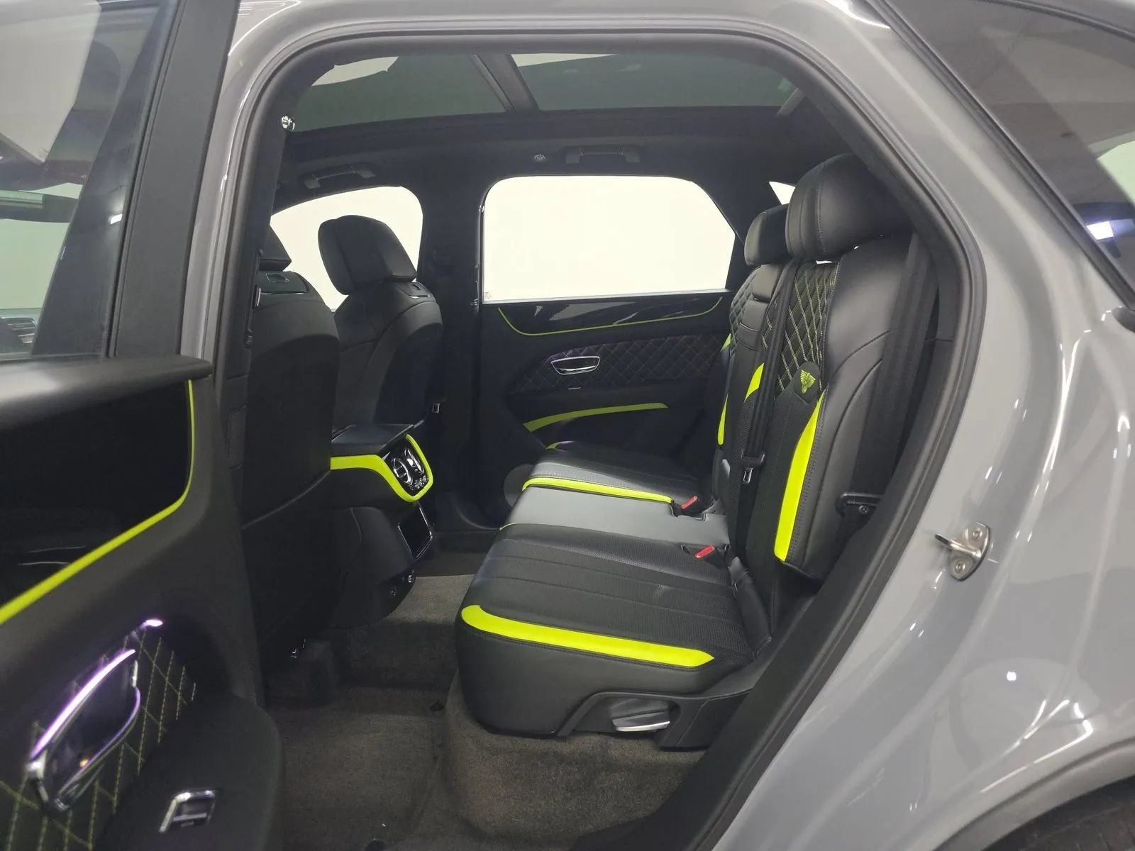 Used 2023 Bentley Bentayga AWD/4WD image 7