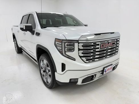 Used 2024 GMC Sierra 1500 Denali w/ Denali Reserve Package AWD/4WD image 2