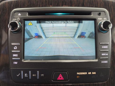 Used 2017 Chevrolet Traverse LT AWD/4WD image 14