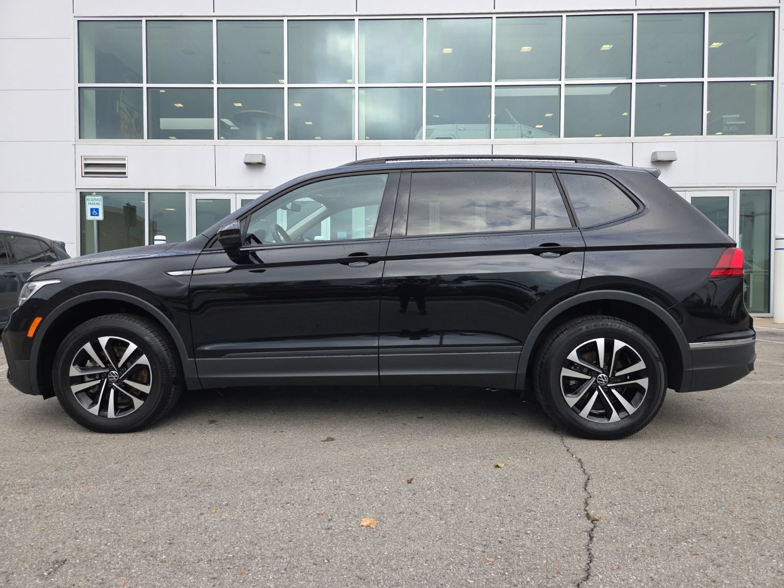 Used 2022 Volkswagen Tiguan S AWD/4WD image 11