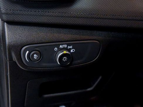 Used 2025 Chevrolet TrailBlazer LS w/ LS Convenience Package FWD image 19