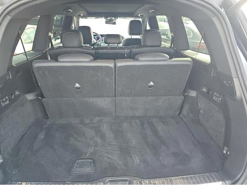 Used 2025 Mercedes-Benz GLS 450 4MATIC image 18