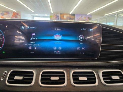 Used 2020 Mercedes-Benz GLS 450 4MATIC image 23