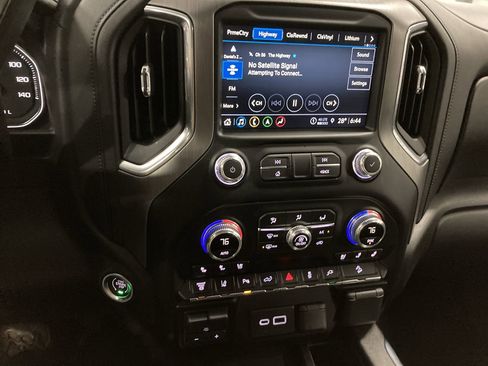 Used 2021 GMC Sierra 3500 Denali w/ Denali Ultimate Package image 13