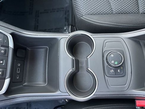 Used 2024 GMC Terrain SLE image 31