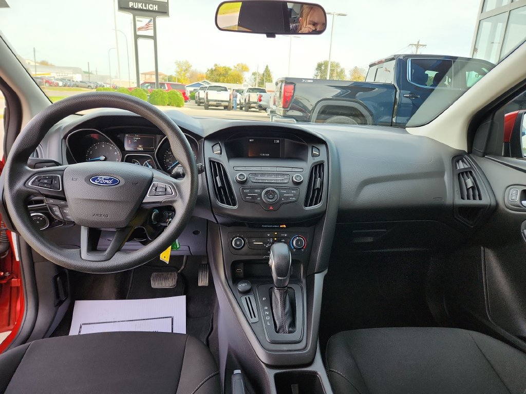 Used 2018 Ford Focus SE FWD image 17