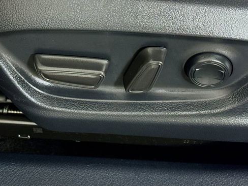 Used 2023 Toyota Camry SE w/ Convenience Package image 12