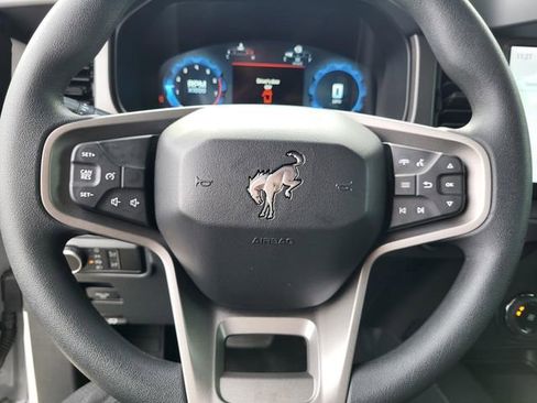 New 2025 Ford Bronco 4-Door image 4