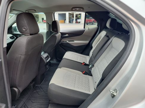 Used 2022 Chevrolet Equinox LS w/ LS Convenience Package image 38