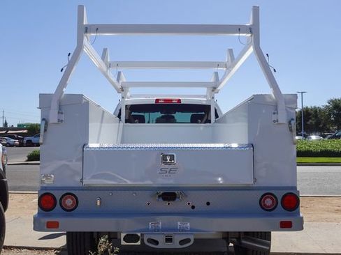 New 2024 RAM 3500 Tradesman w/ Chrome Appearance Group image 7