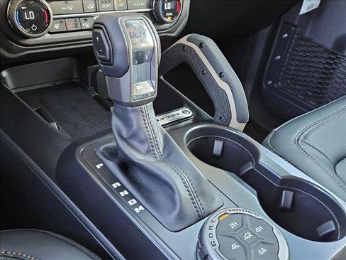 New 2025 Ford Bronco Badlands image 13