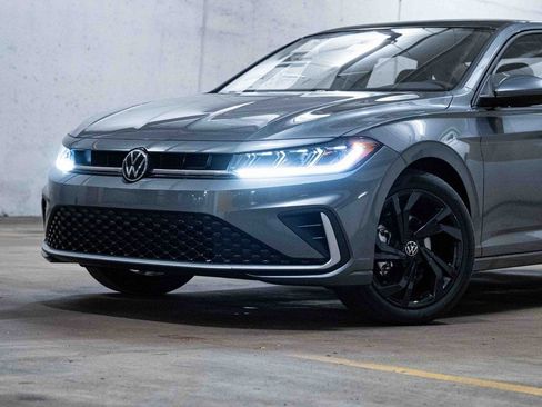 New 2026 Volkswagen Jetta SE image 2