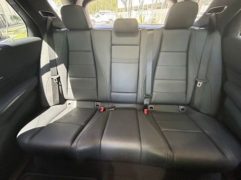 Used 2022 Mercedes-Benz GLE 350 4MATIC w/ Premium Package image 13