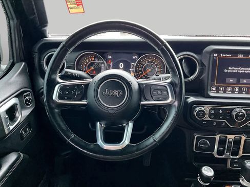 Used 2020 Jeep Wrangler Unlimited Sahara AWD/4WD image 6