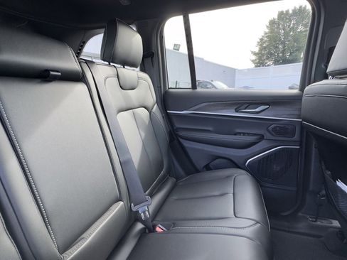 New 2026 Jeep Grand Cherokee Limited w/ Limited Altitude Package image 24