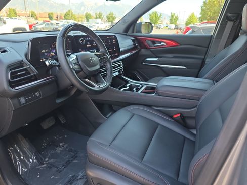 Used 2024 Chevrolet Traverse Z71 w/ Enhanced Driving Package AWD/4WD image 10