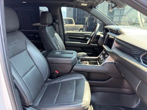 Used 2022 GMC Yukon XL Denali w/ Max Trailering Package AWD/4WD image 13