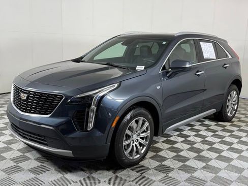 Used 2021 Cadillac XT4 Premium Luxury w/ Driver Awareness Package image 2