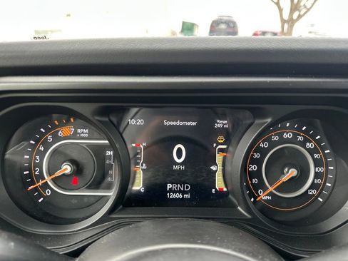 Used 2025 Jeep Wrangler Unlimited Rubicon image 16