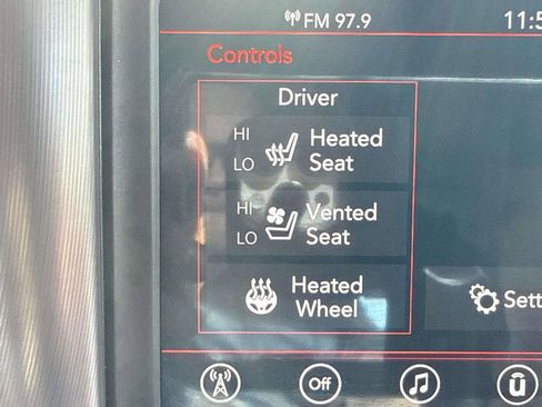 Used 2020 Dodge Charger SXT w/ Leather Interior Group image 15