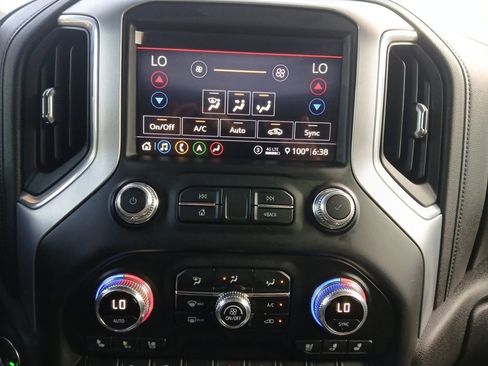 Used 2020 GMC Sierra 1500 SLT RWD image 4