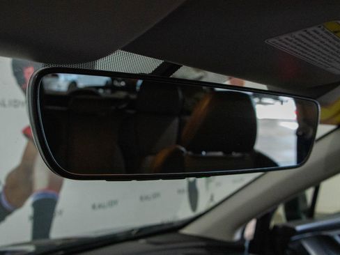 Used 2022 Subaru Crosstrek 2.5i Sport w/ Moonroof Package image 12