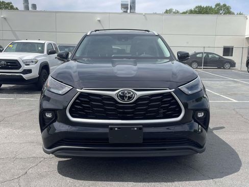 Used 2023 Toyota Highlander XLE image 36