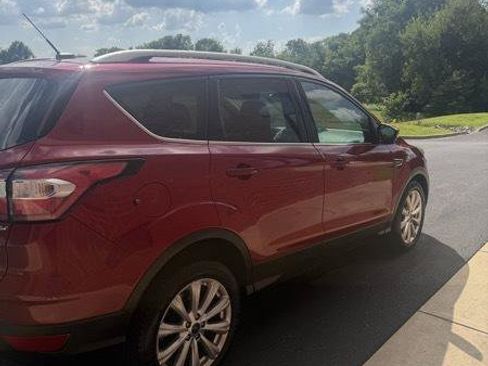 Used 2017 Ford Escape Titanium FWD image 3