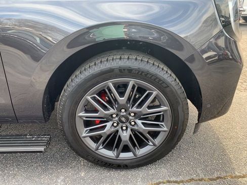 New 2025 Ford Expedition Platinum w/ Stealth Performance Package image 39