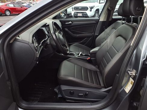 Used 2022 Volkswagen Jetta SE image 14