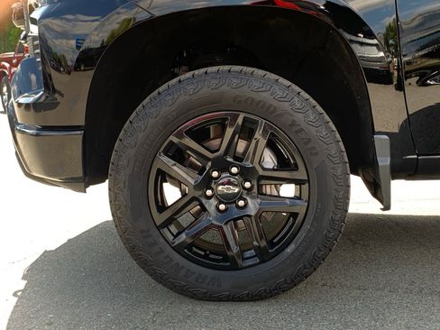 Used 2023 Chevrolet Silverado 1500 LT Trail Boss image 11