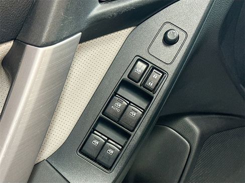 Used 2015 Subaru Forester 2.5i Limited image 19
