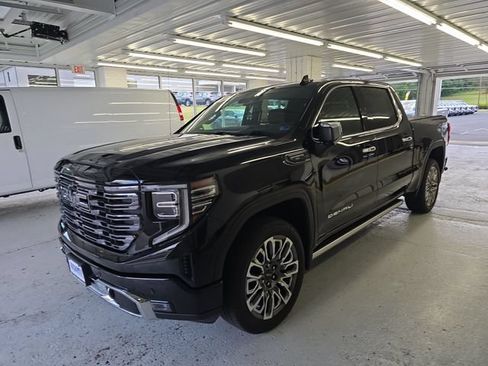 Certified 2025 GMC Sierra 1500 Denali Ultimate AWD/4WD image 2