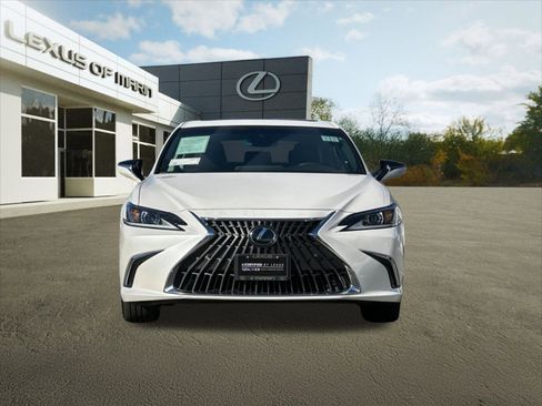 Certified 2025 Lexus ES 300h w/ Premium Package image 5