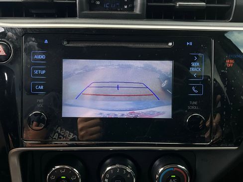 Used 2018 Toyota Corolla L image 24