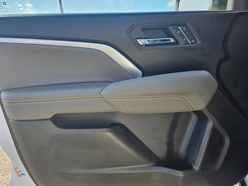 Used 2025 Chevrolet Colorado ZR2 w/ Technology Package AWD/4WD image 20