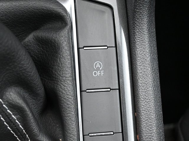 Used 2022 Volkswagen Tiguan SE w/ Panoramic Sunroof Package AWD/4WD image 26