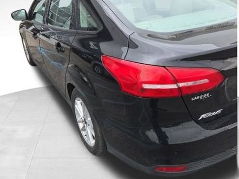 Used 2016 Ford Focus SE image 9