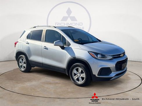 Used 2022 Chevrolet Trax LT w/ Driver Confidence Package image 1