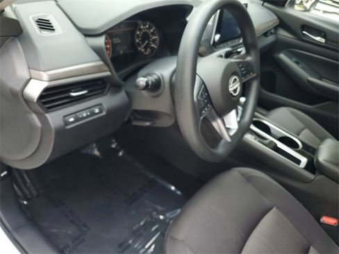 Used 2024 Nissan Altima 2.5 SV image 19