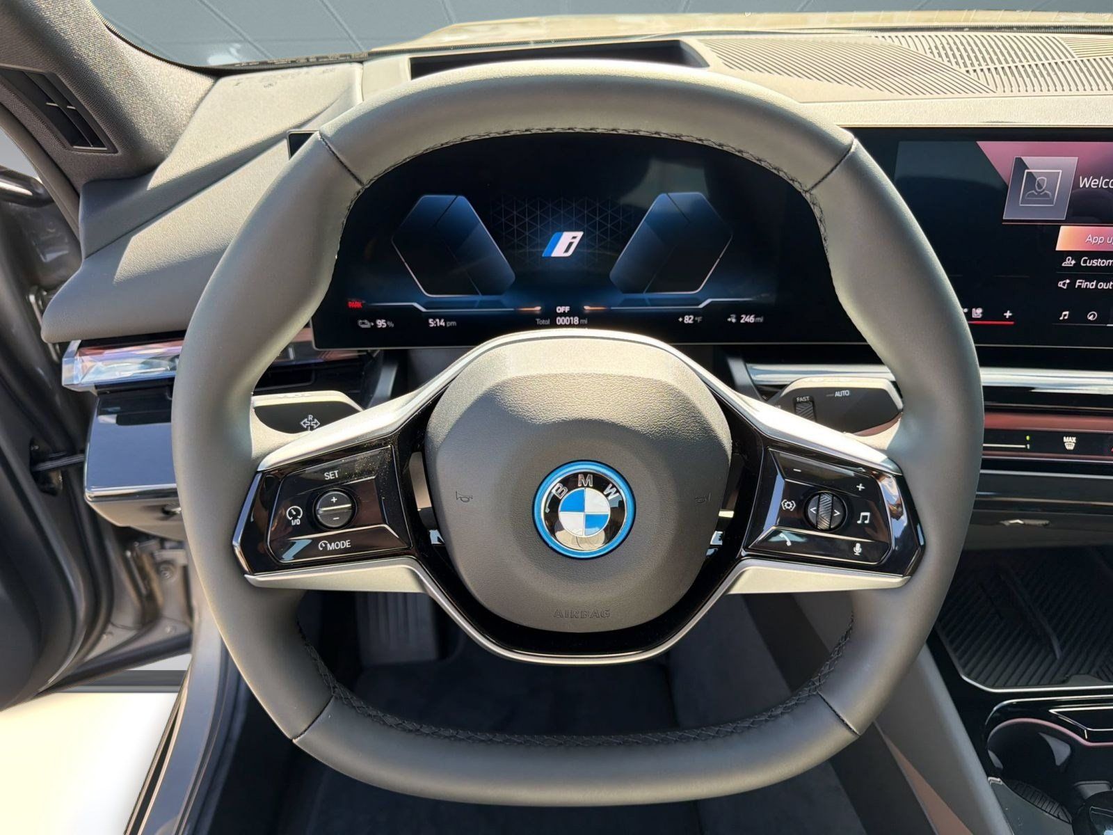 New 2027 BMW i5 eDrive40 w/ Premium Package RWD image 10