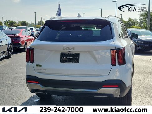 Certified 2024 Kia Sorento S w/ Panoramic Sunroof Package FWD image 5