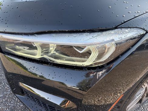 Used 2022 BMW M760i xDrive AWD/4WD image 9