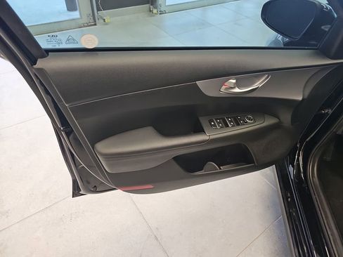 Used 2023 Kia Forte LXS image 11