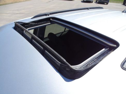 Used 2022 Jeep Grand Cherokee Laredo w/ Luxury Tech Group I image 12